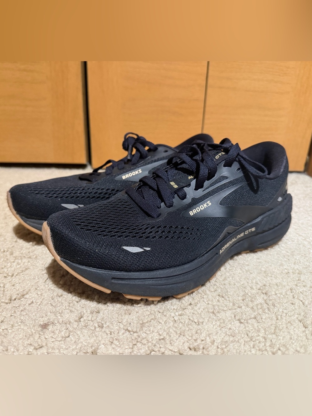 Women’s Brooks Adrenaline sneakers